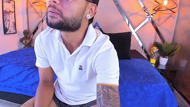 KyleJoss30 online show from March 20, 10:02 pm