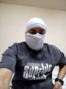 trkk9715 online show from March 25, 8:35 pm