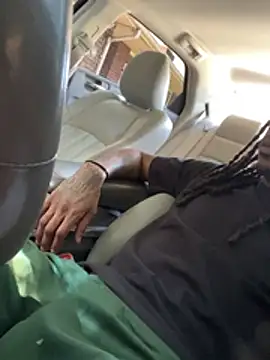 Mr11inchesnluvv online show from April 26, 8:16 pm