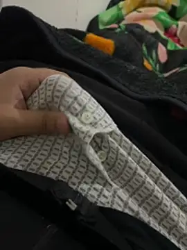 yassineamri online show from April 3, 10:06 pm