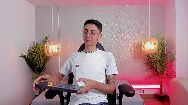 Gio carangi online show from April 3, 3:36 am