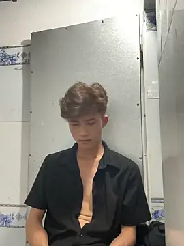 Nguyencuong1999 online show from April 29, 5:30 pm