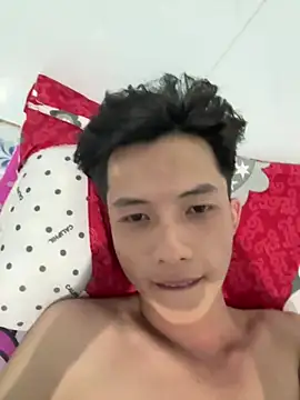 Nguyencuong1999 online show from April 22, 10:31 am