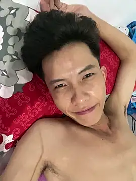 Nguyencuong1999 online show from April 18, 1:29 am