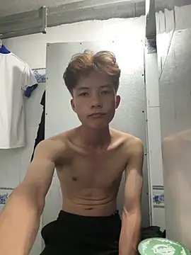 Nguyencuong1999 online show from April 28, 3:39 pm