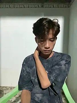 Nguyencuong1999 online show from May 16, 2:59 pm