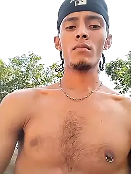 spittermasterpig1 online show from April 2, 2:14 pm