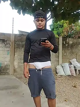 HOTRAINYGOLDEN online show from April 19, 11:09 am