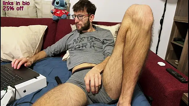 SoloUno0 online show from April 6, 8:42 pm