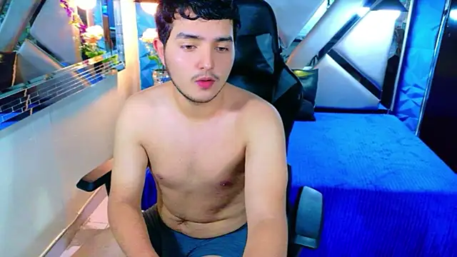 Oliver Jamees online show from April 11, 12:20 pm