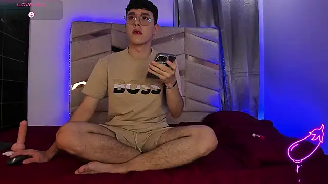 Tom Parker  online show from March 23, 8:26 pm