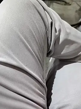 roselover2222 online show from April 9, 8:04 pm