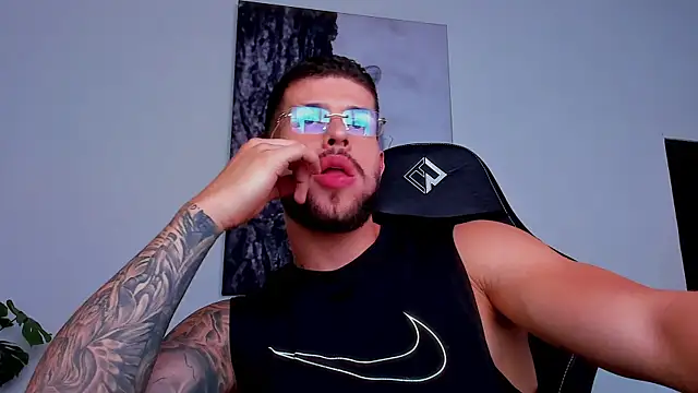Santos ramirez1 online show from June 26, 6:32 pm