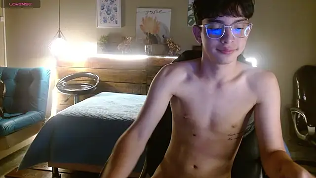 SantiTwinkyy online show from April 4, 12:24 pm