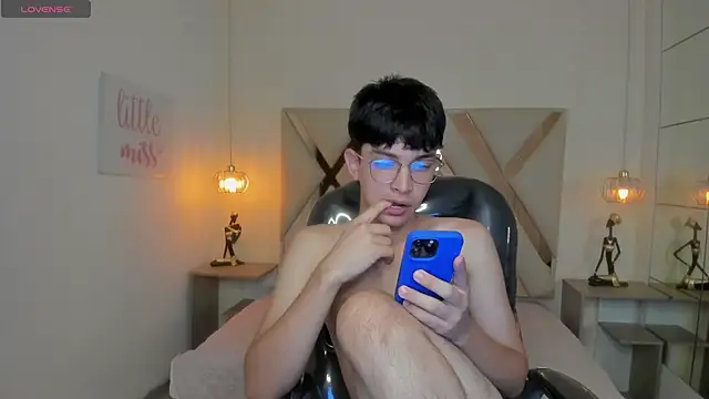 SantiTwinkyy online show from March 30, 2:40 pm