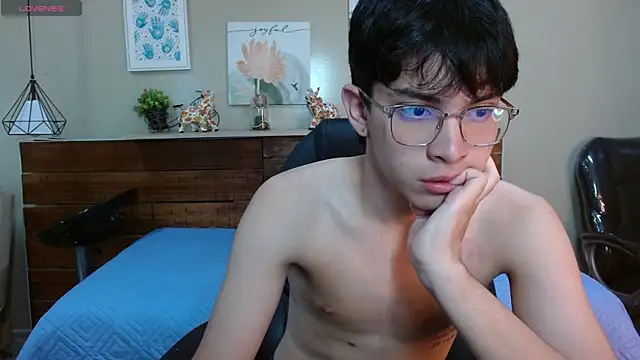 SantiTwinkyy online show from April 16, 12:38 pm