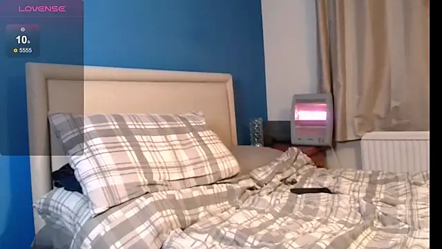 Pauly Andrew online show from April 7, 9:48 pm