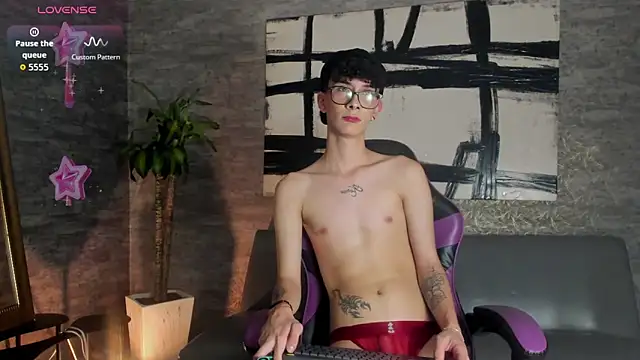 Thomzeus online show from April 5, 12:12 pm