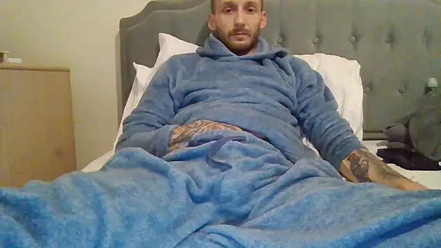 feetlovrr94 online show from April 6, 9:26 pm