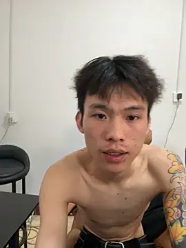 zzzzppp3 online show from April 4, 5:04 am