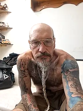 FilthyFreek online show from April 3, 8:05 pm