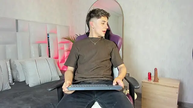 Juandagoom online show from April 12, 9:27 pm