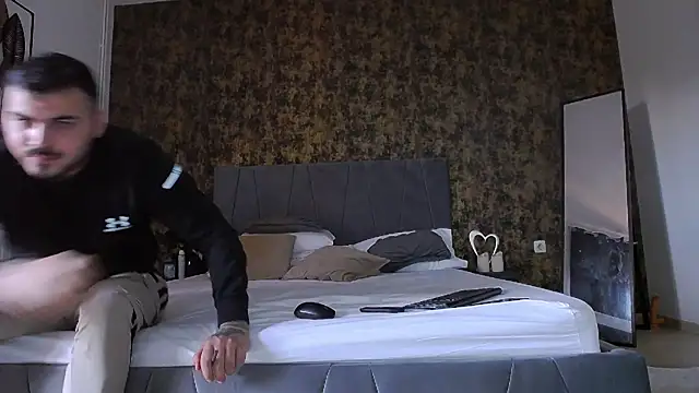 I amAhille online show from April 5, 4:03 pm