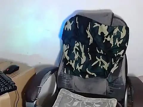 SexyboyHot2000 online show from April 29, 5:30 pm