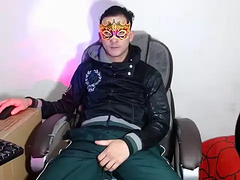 SexyboyHot2000 online show from April 29, 12:04 am