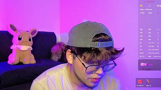 hornsgoat  online show from April 14, 9:14 pm