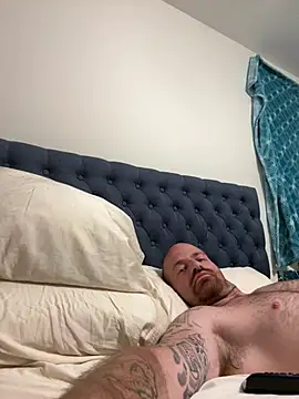 whitelioncody online show from June 15, 5:21 am