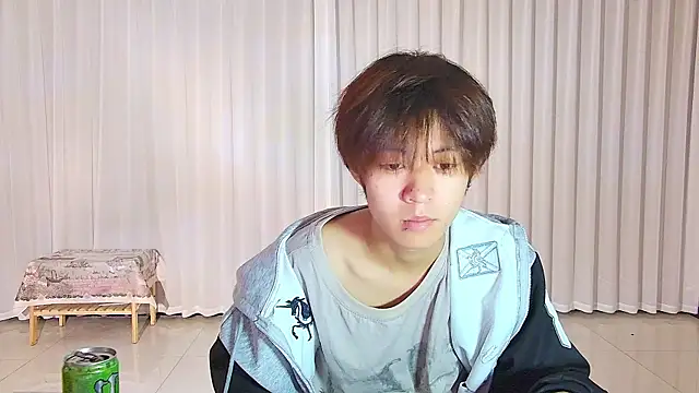 buding-001 online show from April 14, 11:32 am