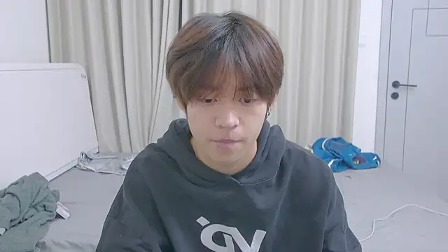 buding-001 online show from April 5, 10:01 am