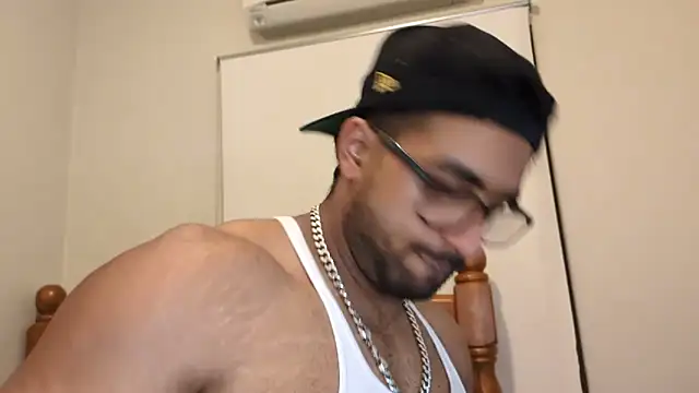 robin103666 online show from April 10, 2:13 pm