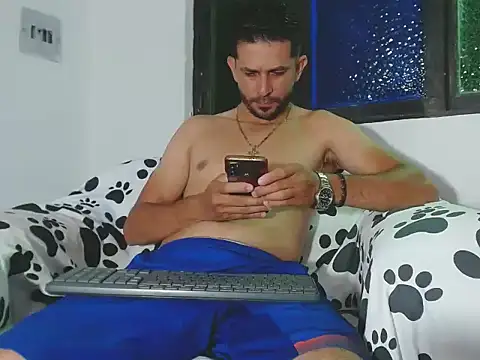 21Latinlover online show from March 26, 1:21 am