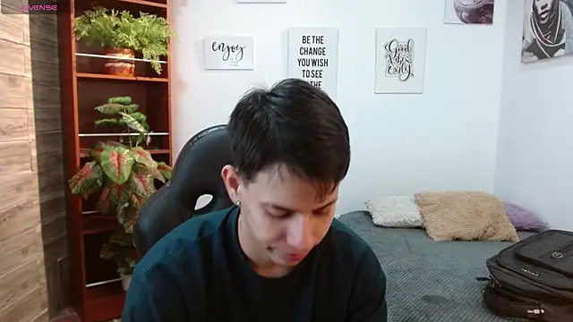 RoaSexi25 online show from April 8, 12:55 am