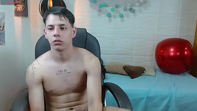 RoaSexi25 online show from March 27, 3:54 am