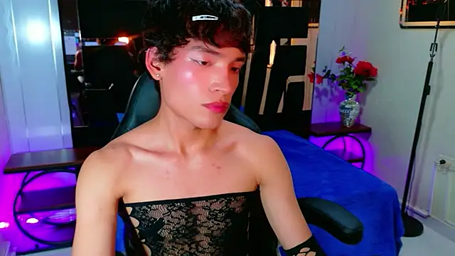 IsaacNovaa online show from April 7, 6:52 pm