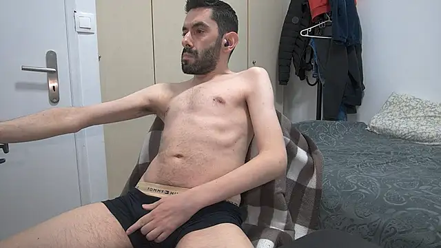 chris anag96 online show from April 17, 9:50 pm