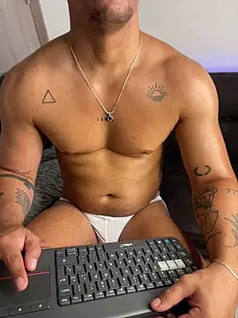 AndresFerro online show from April 25, 7:00 pm