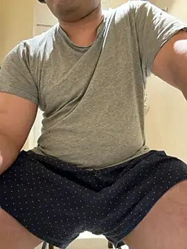 usemehowyoulike96 online show from March 26, 12:48 am