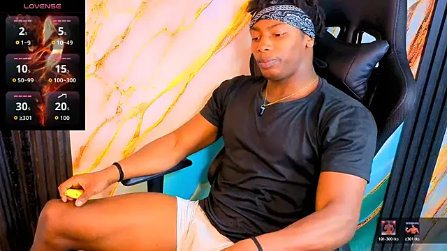 maxmuscle10 online show from April 3, 6:15 pm