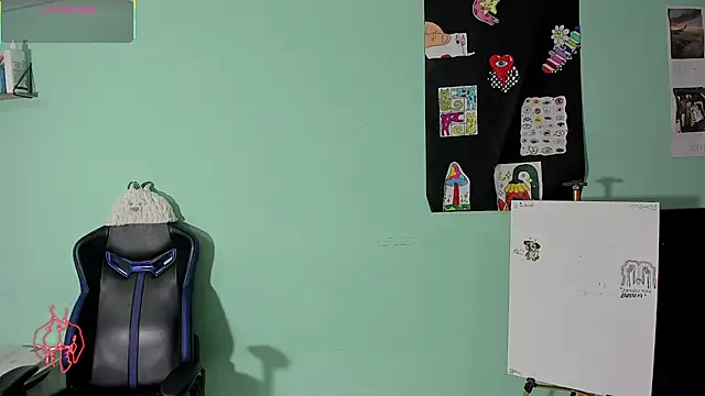 TYLERhHOT2005 online show from April 25, 11:13 pm