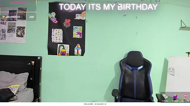 TYLERhHOT2005 online show from April 8, 3:29 am