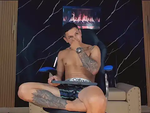 HenrryDouglas online show from April 18, 5:58 pm