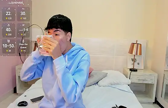 CAROLYNFOSTER online show from April 16, 10:37 am