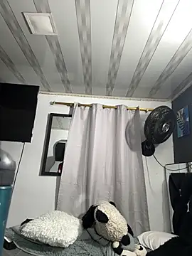 CAROLYNFOSTER online show from April 9, 9:37 am