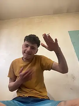 denysio69 online show from April 8, 9:19 am