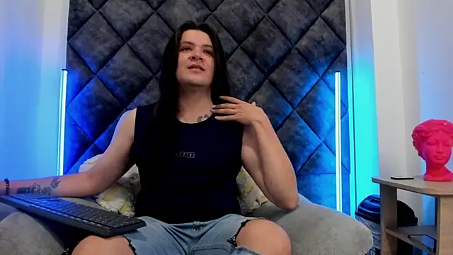 MatthewDavis  online show from March 29, 11:43 am