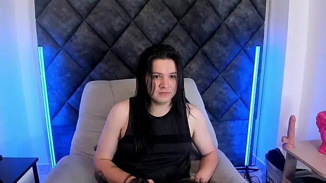 MatthewDavis  online show from April 16, 11:32 am